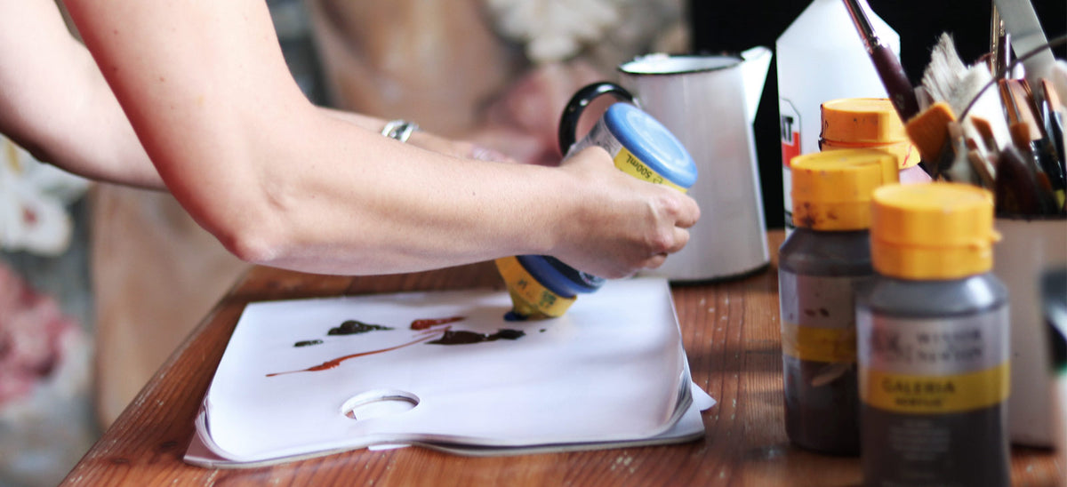 Maria Mixing colours